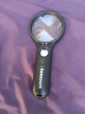 Zoom Black Handheld Magnifier with LED
